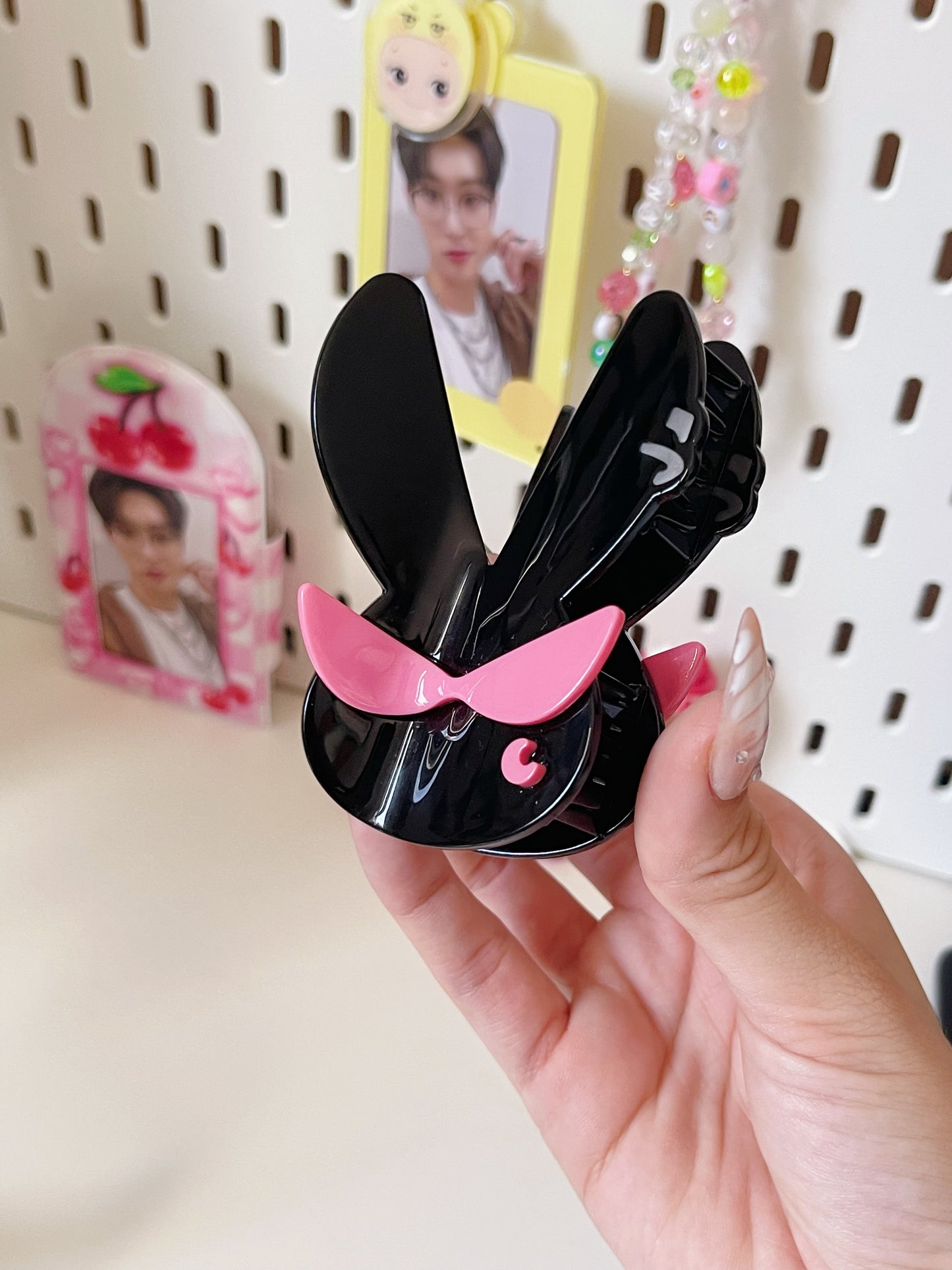 Ateez Mito hairclip