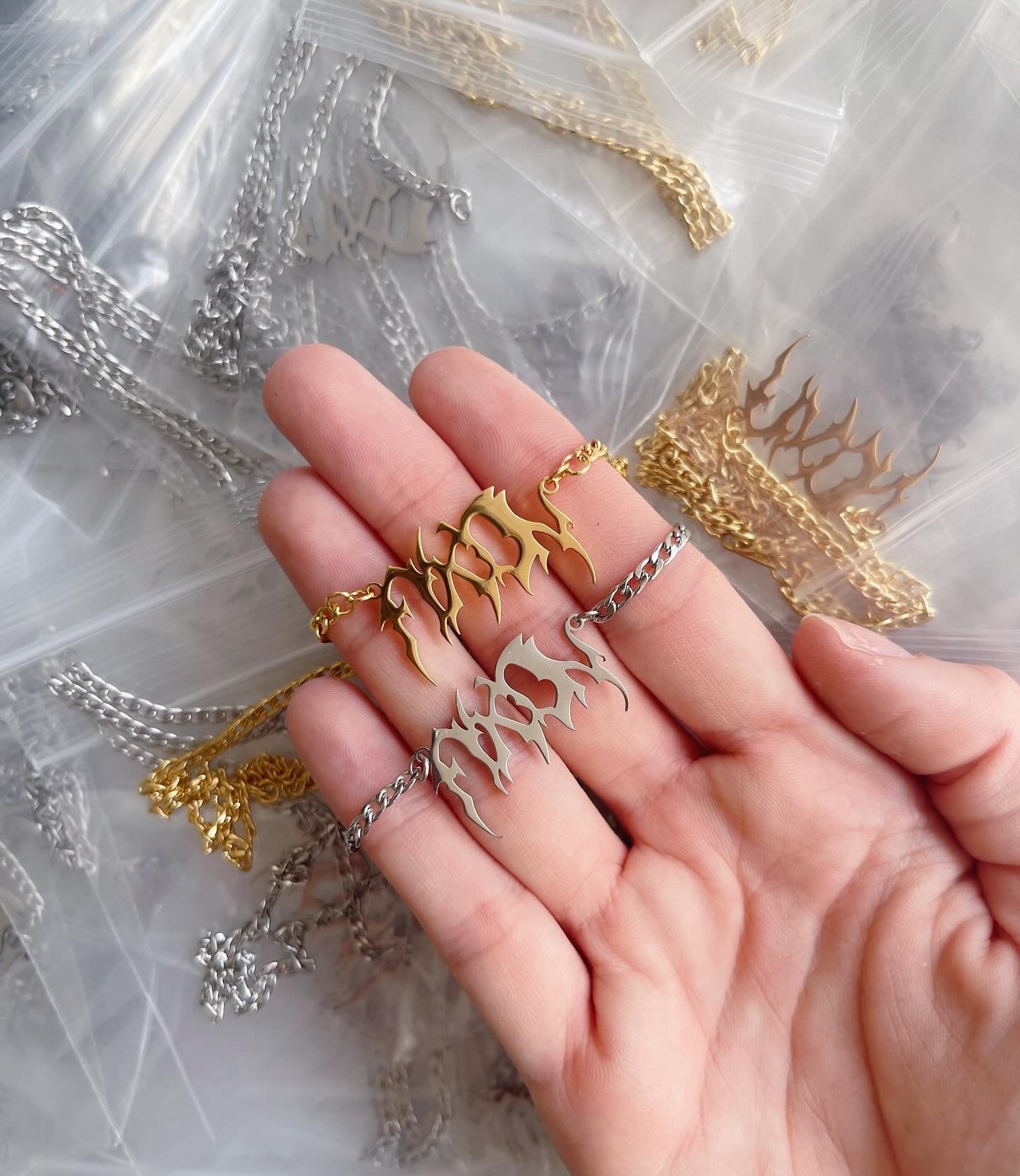 Ateez Mingi "Fix on" necklace