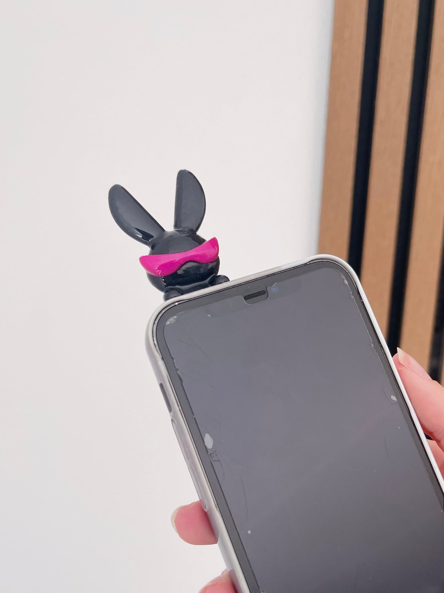 Ateez Mito phone peeker