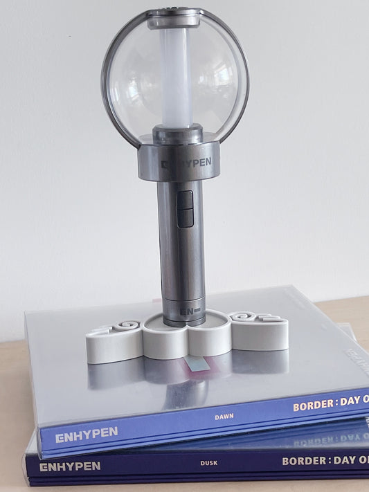 Enhypen version. 1 lightstick holder