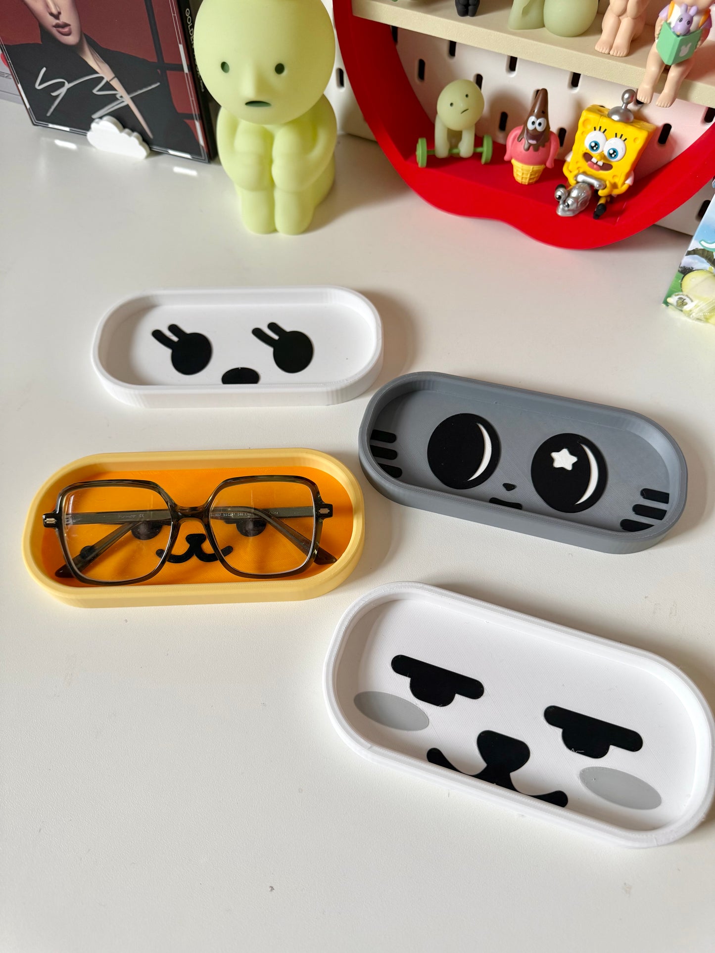 Txt glasses tray / trinket dish