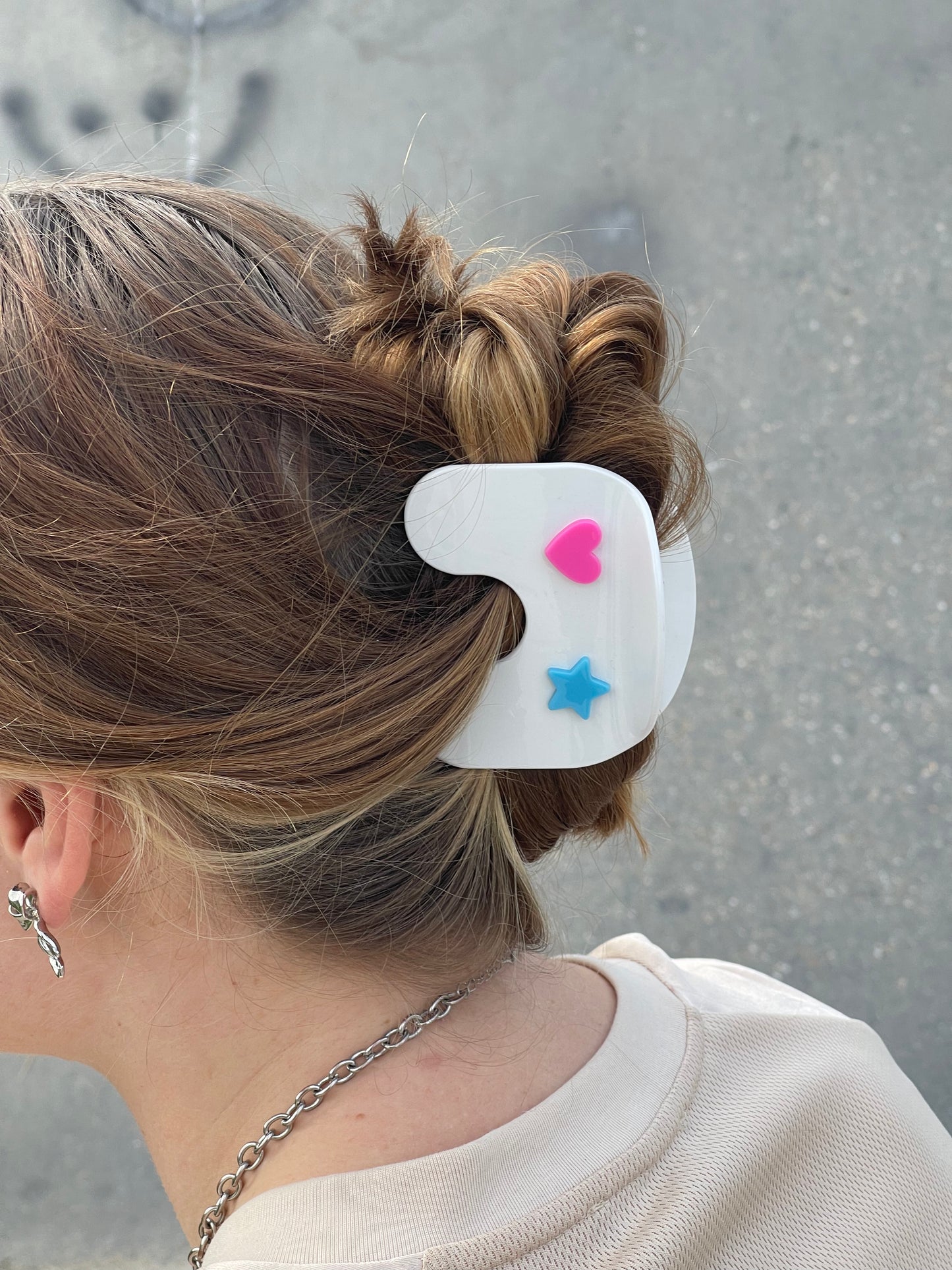 New Jeans lightstick hair clip