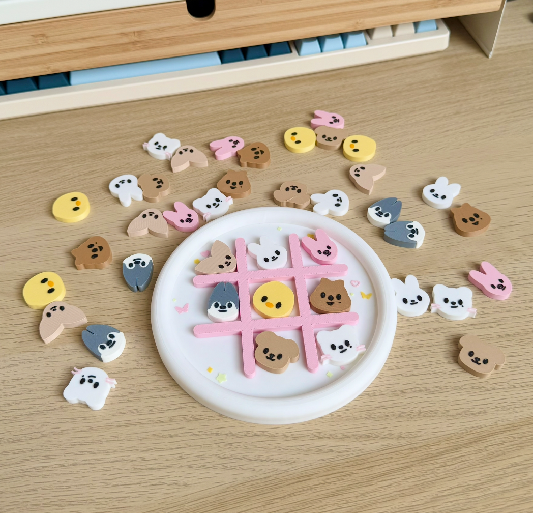 Stray Kids inspired tic tac toe!