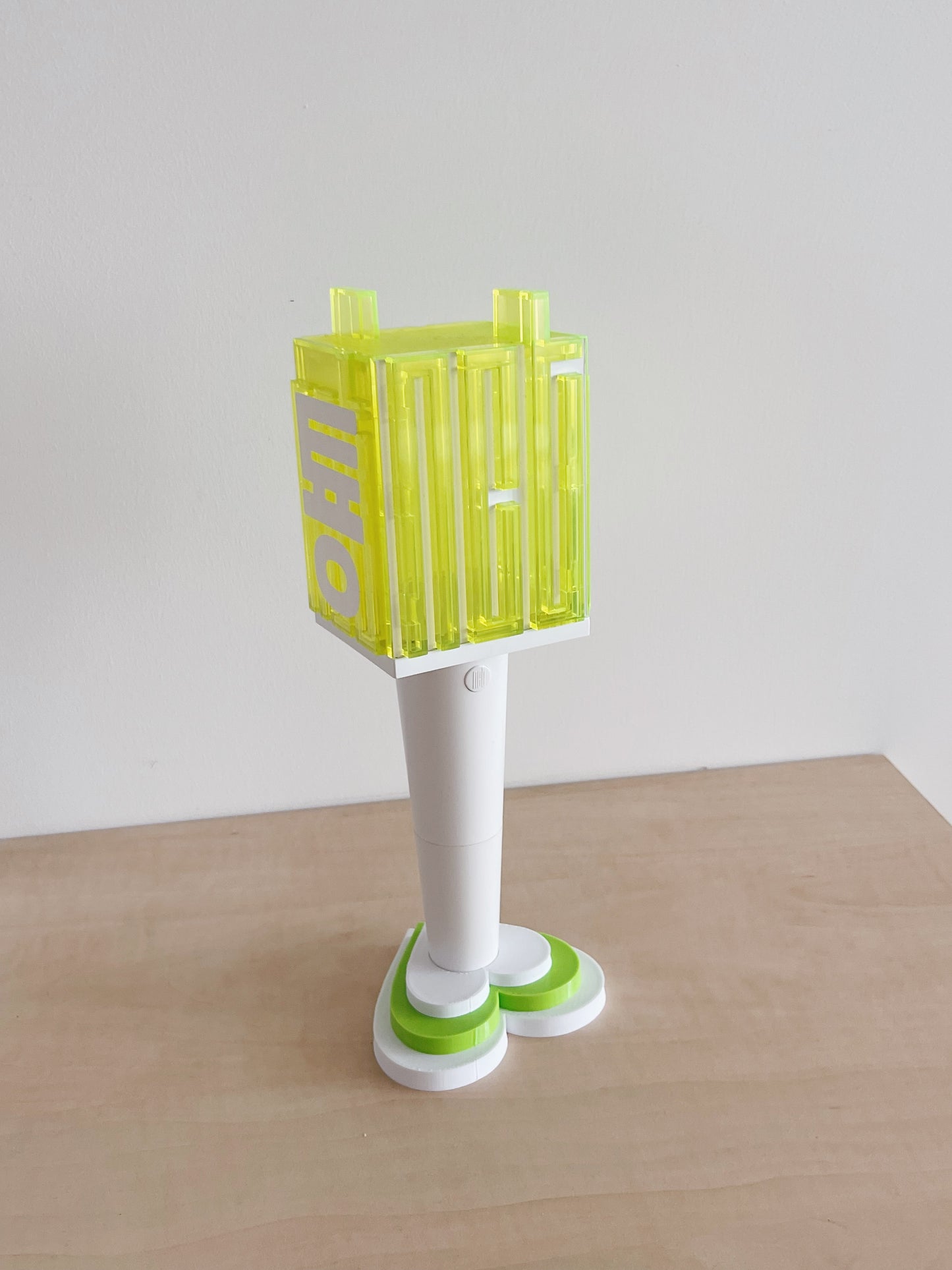 NCT neobong v.1 lightstick holder