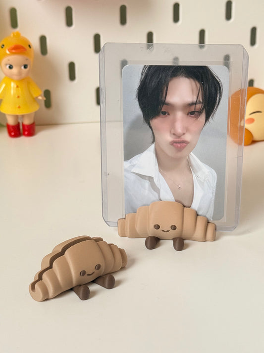 Croissant toploader holder